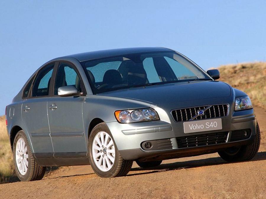  Volvo S40 2 0D 2004 года  (ZA) (фото 1 из 2)
